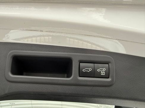 Used 2023 Lexus RX 500h F Sport image 19