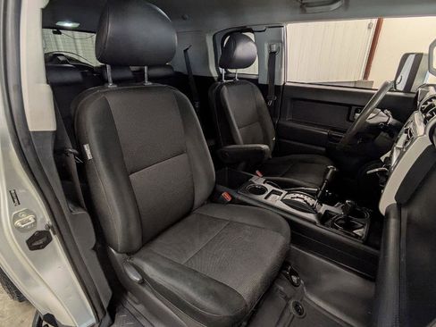 Used 2008 Toyota FJ Cruiser 4WD image 5