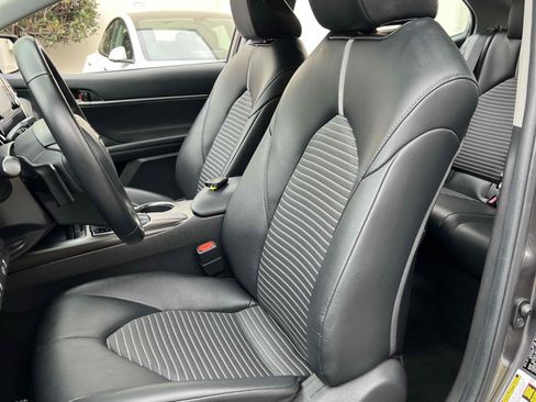 Used 2021 Toyota Camry SE w/ Convenience Package image 37