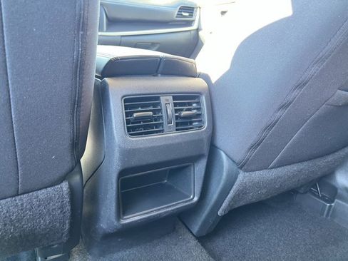 Used 2023 Nissan Rogue S image 22