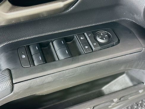 Used 2024 Toyota Tacoma TRD Off-Road image 18