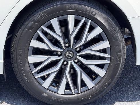 Used 2025 Nissan Altima 2.5 SV FWD image 10