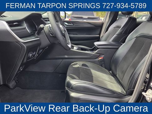 Used 2023 Jeep Grand Cherokee Altitude AWD/4WD image 14