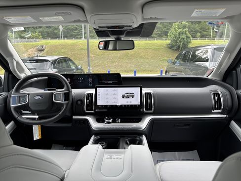New 2027 Ford Expedition Max Platinum AWD/4WD image 11