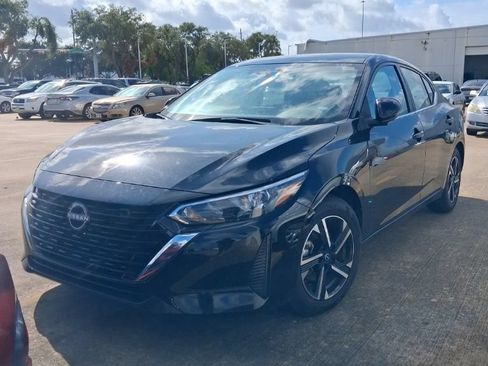 Used 2025 Nissan Sentra SV FWD image 1