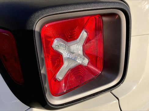 Used 2019 Jeep Renegade Limited w/ UConnect 8.4 Nav Group image 26