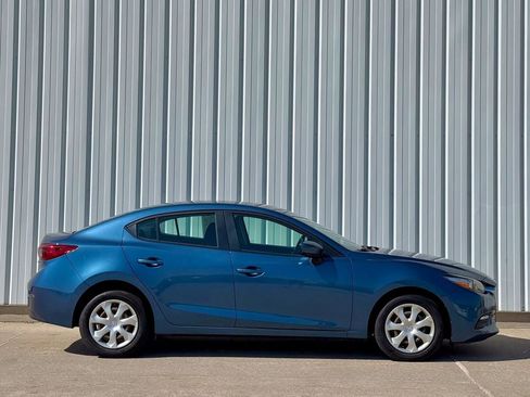 Used 2018 MAZDA MAZDA3 Sport FWD image 7