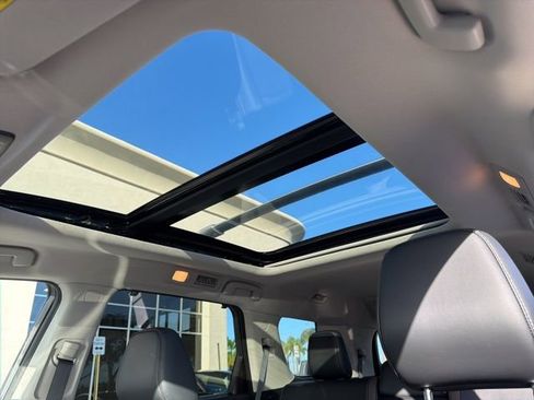 Used 2024 Nissan Pathfinder Platinum w/ Cargo Package image 16