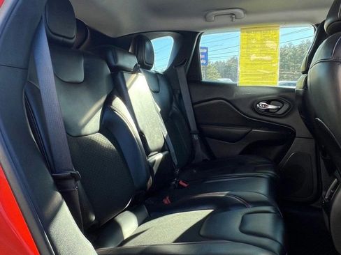 Used 2021 Jeep Cherokee Trailhawk w/ Technology Group image 12