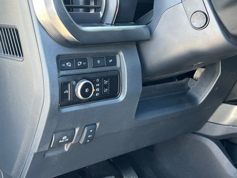 Used 2023 Ford F250 Lariat w/ Lariat Ultimate Package AWD/4WD image 28