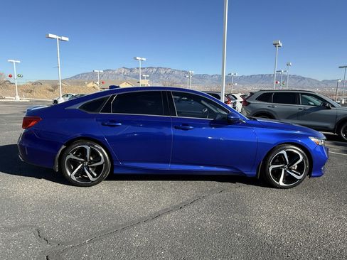 Used 2018 Honda Accord Sport image 4