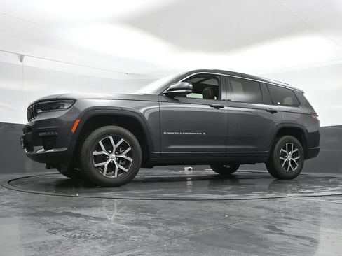 Used 2024 Jeep Grand Cherokee L Limited w/ Luxury Tech Group II AWD/4WD image 46