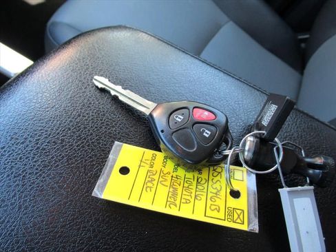 Used 2016 Toyota 4Runner SR5 image 32