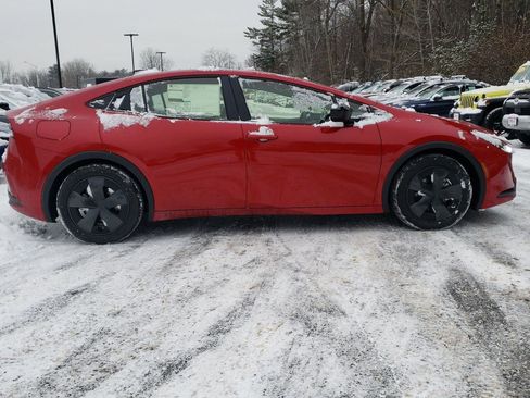 New 2026 Toyota Prius Plug-In Hybrid image 5