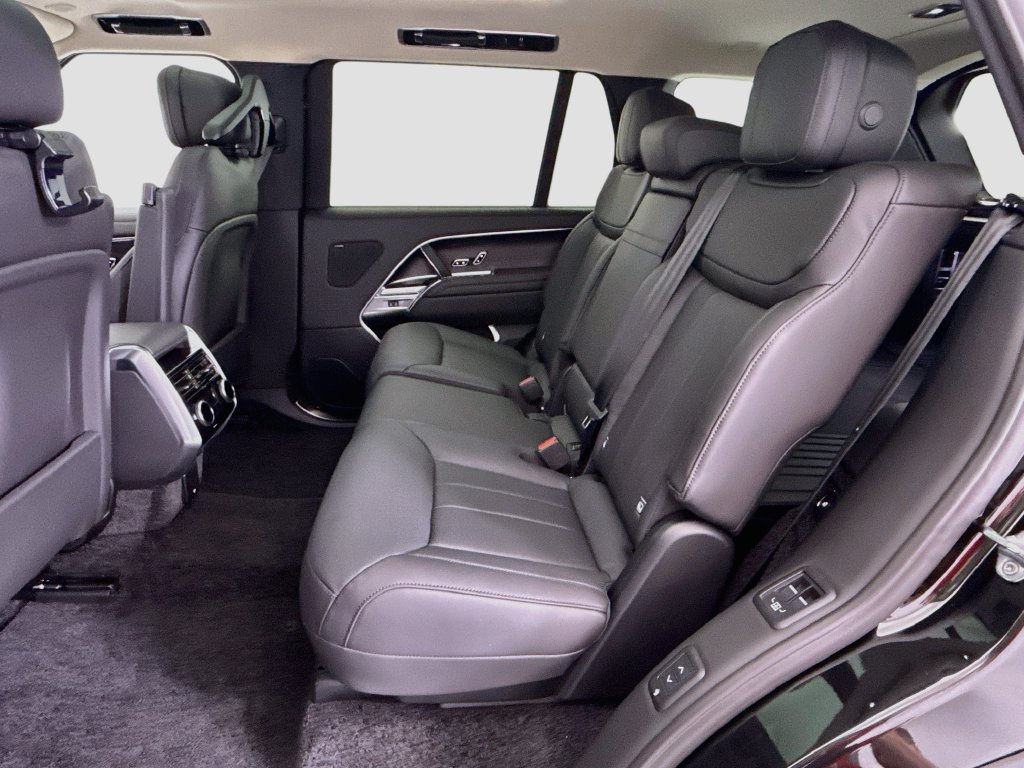 New 2026 Land Rover Range Rover Long Wheelbase SE AWD/4WD image 20