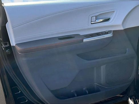 Used 2022 Toyota Sienna XSE image 28