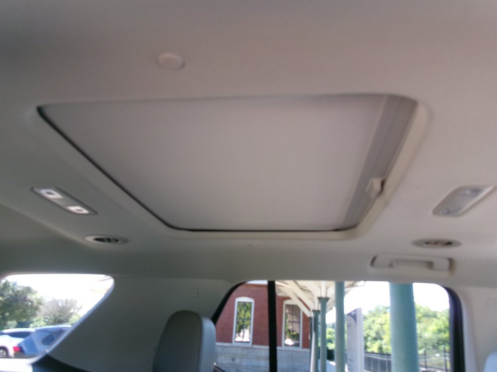 Used 2020 Chevrolet Traverse Premier FWD image 24