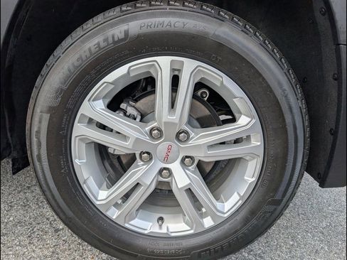 Used 2024 GMC Terrain SLE FWD image 25