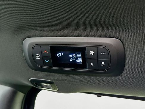 New 2026 Chrysler Pacifica Select image 26