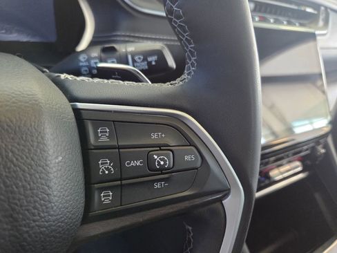 Used 2023 Jeep Grand Cherokee Limited AWD/4WD image 33