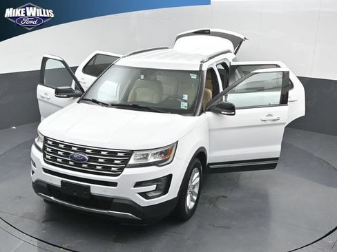 Used 2017 Ford Explorer XLT w/ Equipment Group 202A FWD image 26