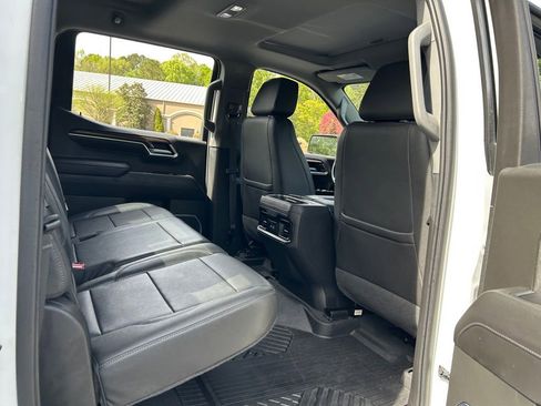 Used 2022 Chevrolet Silverado 1500 LT Trail Boss w/ LT Trail Boss Premium Package AWD/4WD image 57