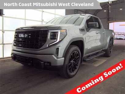 Used 2024 GMC Sierra 1500 Elevation w/ LPO, Elevation Black Package