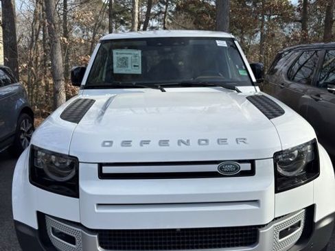 Used 2024 Land Rover Defender 110 SE image 1