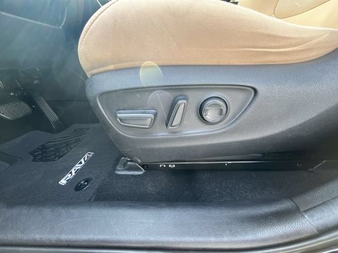 Used 2021 Toyota RAV4 XLE FWD image 16