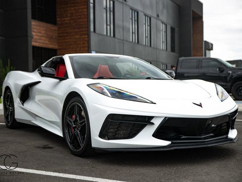 Used 2020 Chevrolet Corvette Stingray Coupe w/ Z51 Performance Package RWD image 20