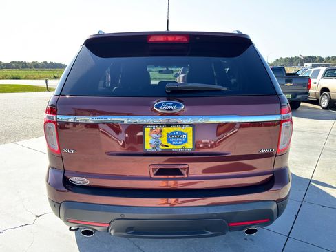 Used 2015 Ford Explorer XLT w/ Equipment Group 202A image 5
