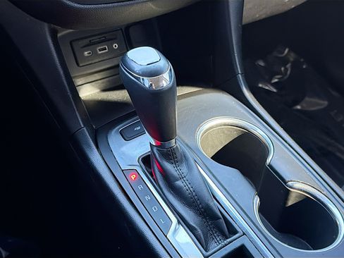 Used 2019 Chevrolet Equinox LT w/ Sun & Navigation Package image 29