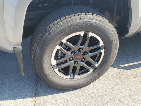 Certified 2026 Toyota Tacoma TRD Sport AWD/4WD image 5