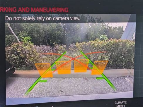 Certified 2023 BMW 330i Sedan w/ Driving Assistance Package RWD image 7