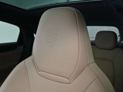 Certified 2026 Porsche Cayenne E-Hybrid Coupe AWD/4WD image 20