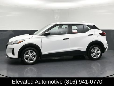 Used 2023 Nissan Kicks S image 2