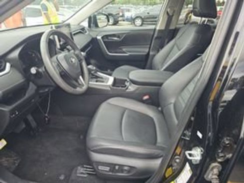 Used 2023 Toyota RAV4 XLE Premium FWD image 7