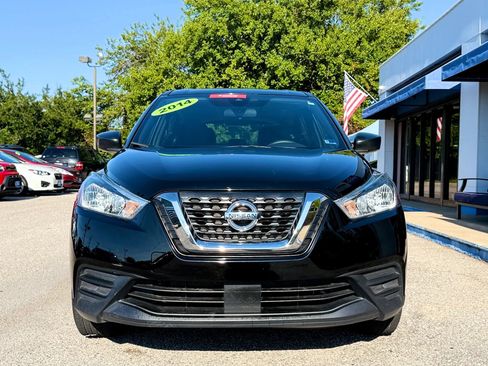 Used 2020 Nissan Kicks S FWD image 3