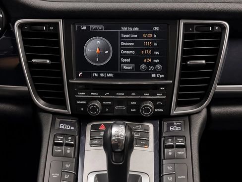 Used 2015 Porsche Panamera image 30