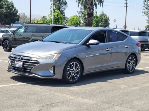 Used 2019 Hyundai Elantra Limited w/ Ultimate Package 02 FWD image 2