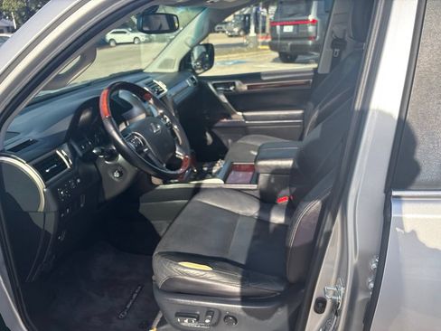 Used 2018 Lexus GX 460 Premium w/ Premium Package AWD/4WD image 17