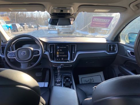 Used 2020 Volvo S60 T5 Momentum image 14