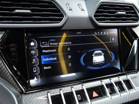 Used 2022 Lamborghini Urus image 78