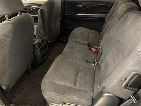 Used 2017 Honda Pilot LX image 17