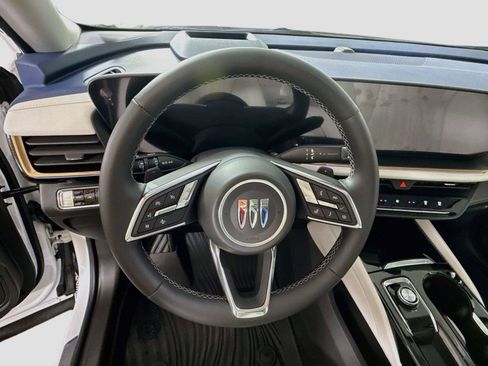 Used 2024 Buick Envision Avenir AWD/4WD image 5