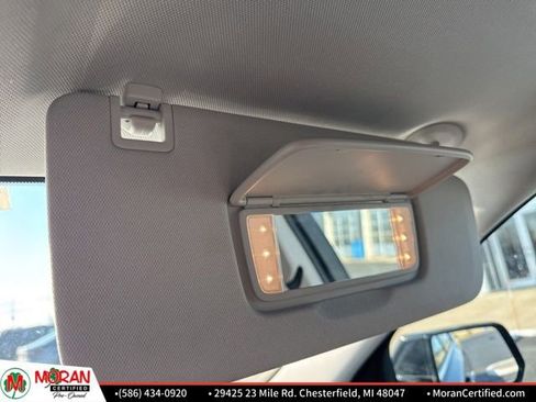 Used 2018 Chevrolet Traverse LT image 19