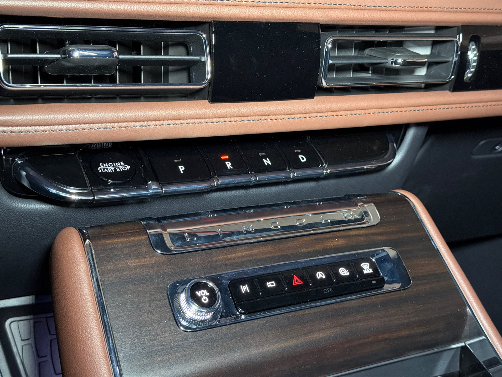 New 2027 Lincoln Aviator Reserve w/ Jet Appearance Package AWD/4WD image 30