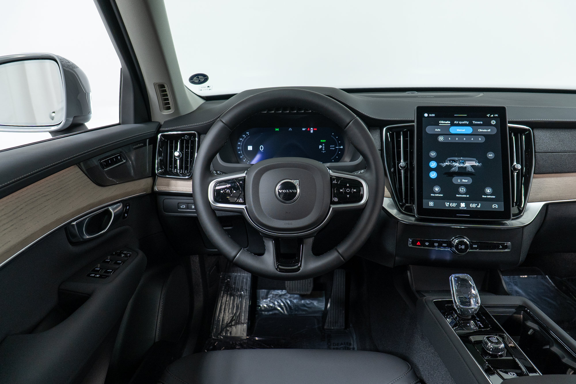 New 2026 Volvo XC90 T8 Plus w/ Protection Package Premier AWD/4WD image 17