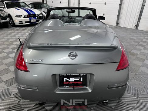 Used 2004 Nissan 350Z Touring RWD image 11