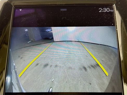 Used 2016 Volvo XC90 T6 Momentum w/ Vision Package image 14